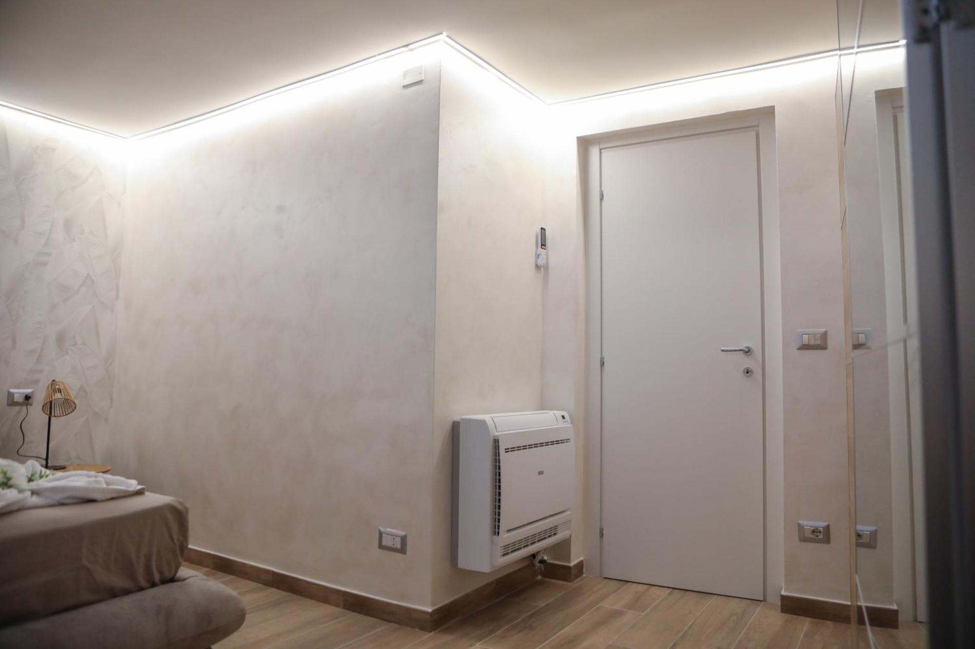 Luxury Regina 14 Apartment Bari Luaran gambar