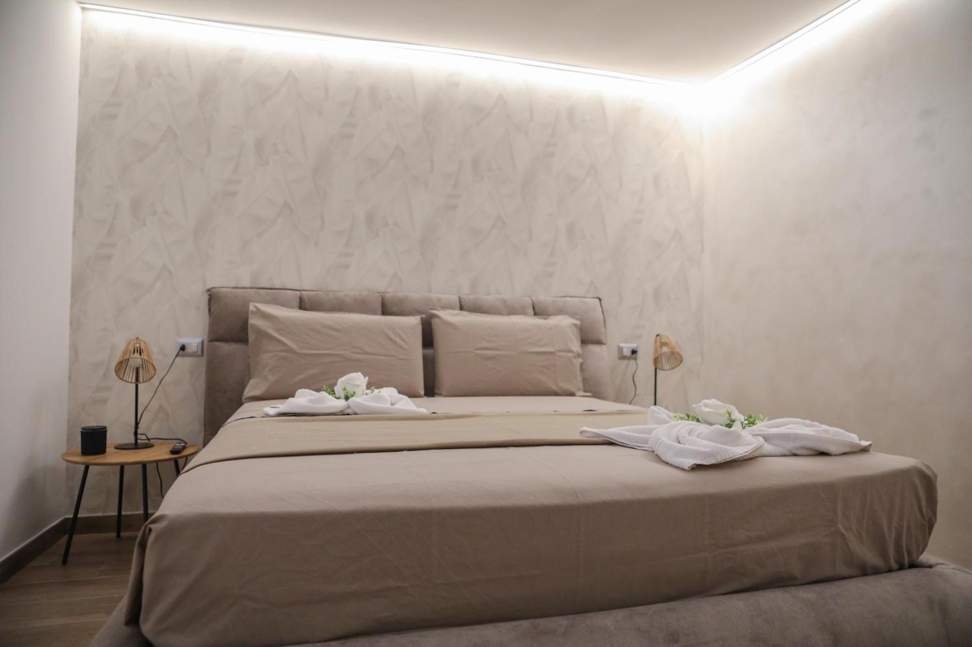 Luxury Regina 14 Apartment Bari Luaran gambar