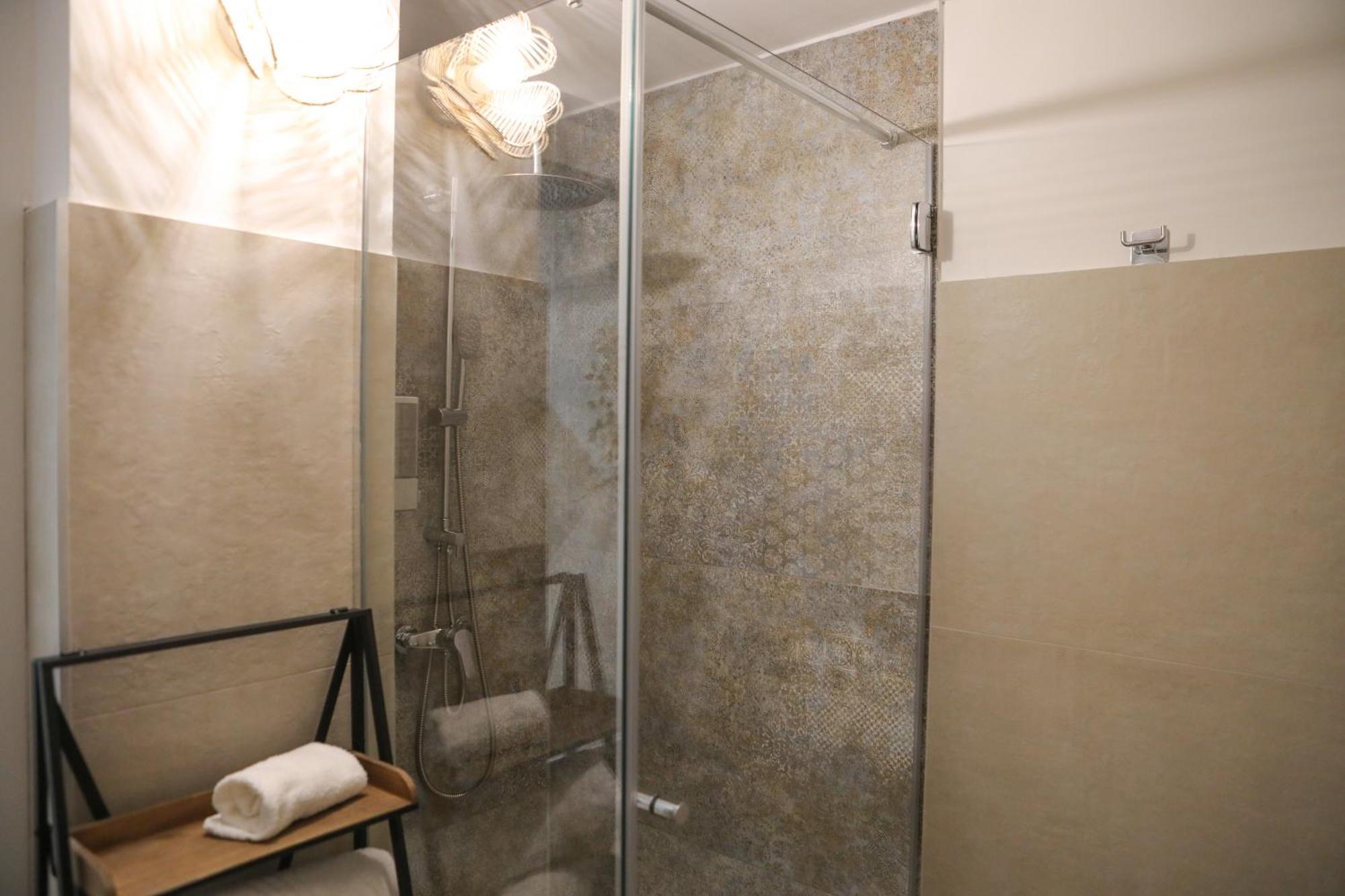 Luxury Regina 14 Apartment Bari Luaran gambar