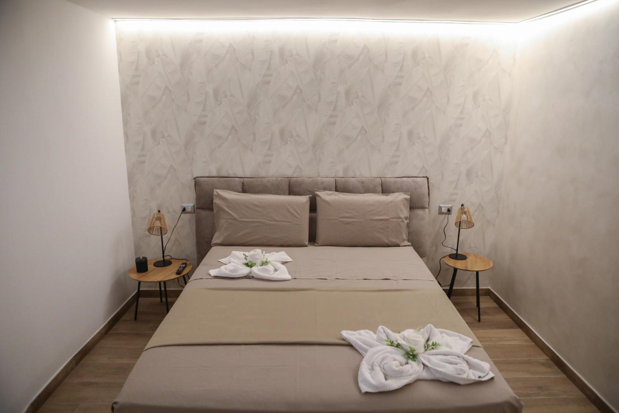 Luxury Regina 14 Apartment Bari Luaran gambar