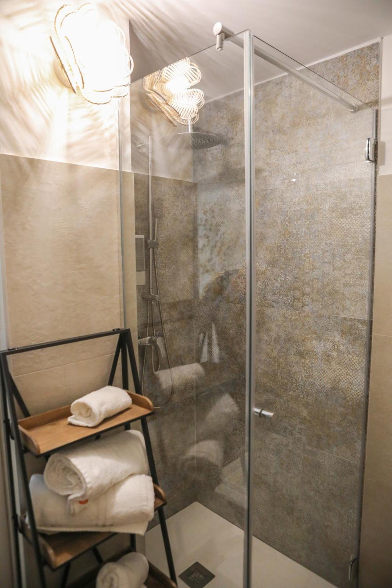 Luxury Regina 14 Apartment Bari Luaran gambar